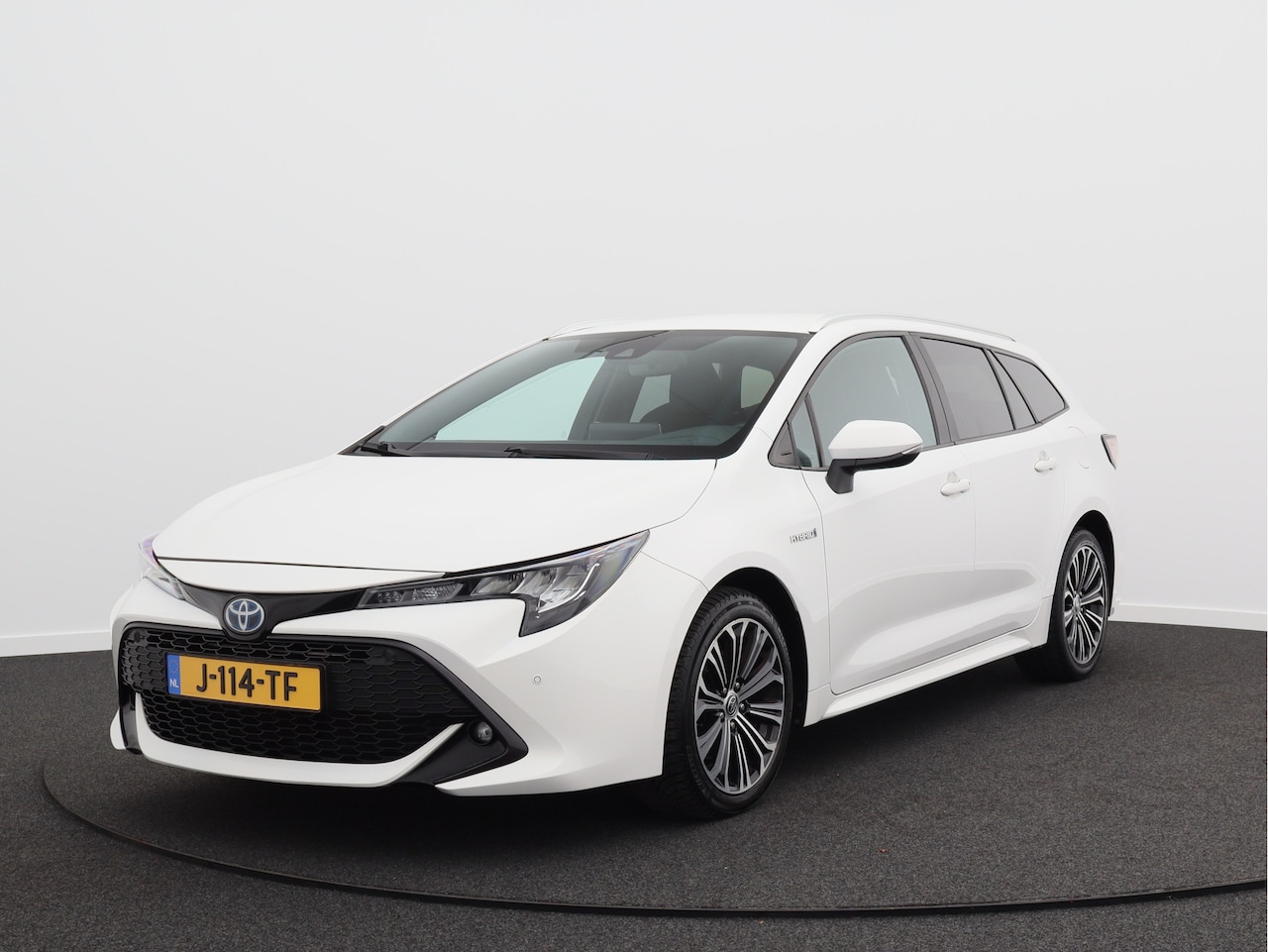Toyota Corolla Touring Sports - 2.0 Hybrid Business Plus/ trekhaak/ zeer mooi! - AutoWereld.nl