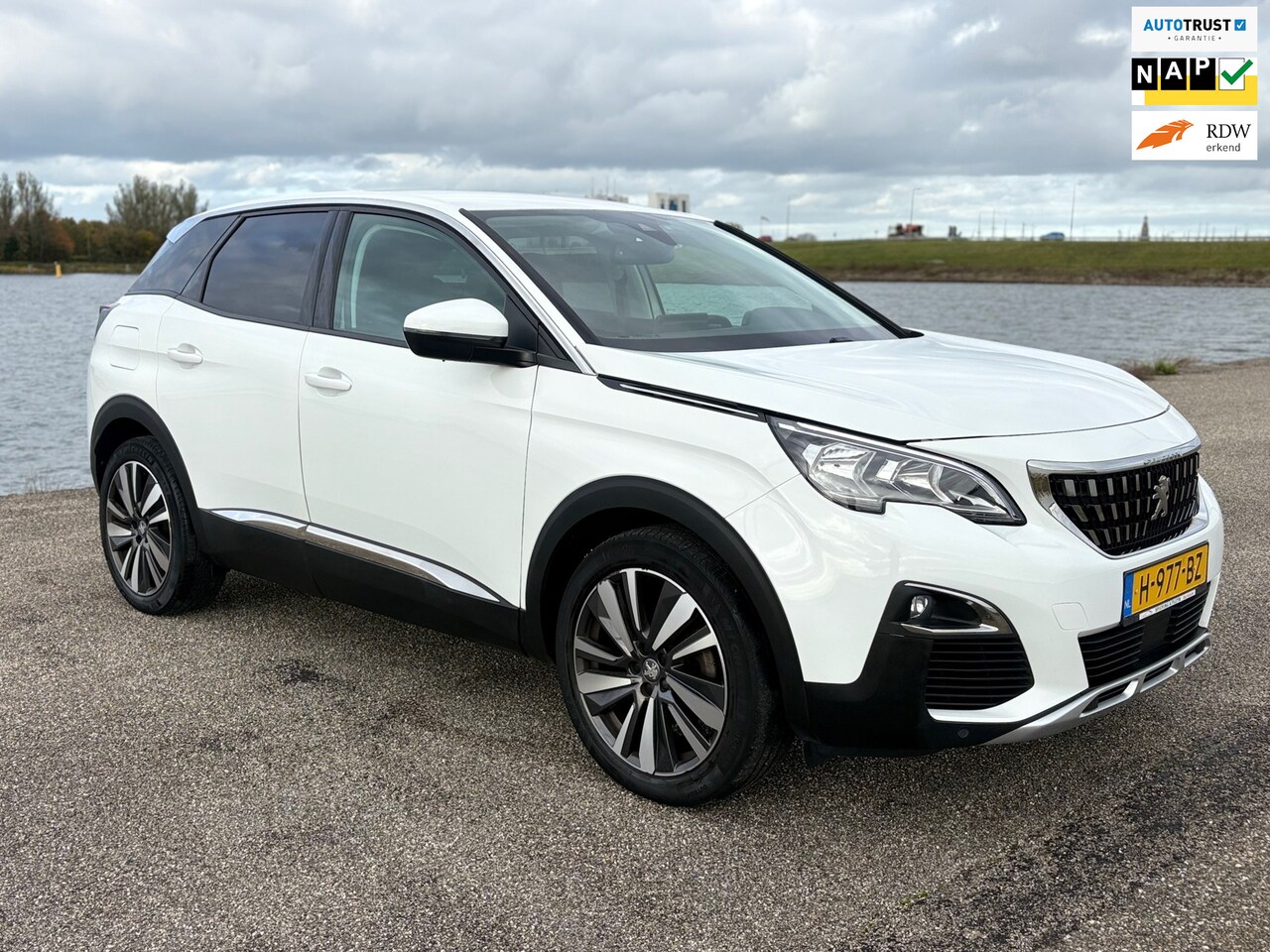 Peugeot 3008 - 1.2 PureTech Allure/Navi/Aut/Virtual/Cam/Vol opties-Keyless - AutoWereld.nl