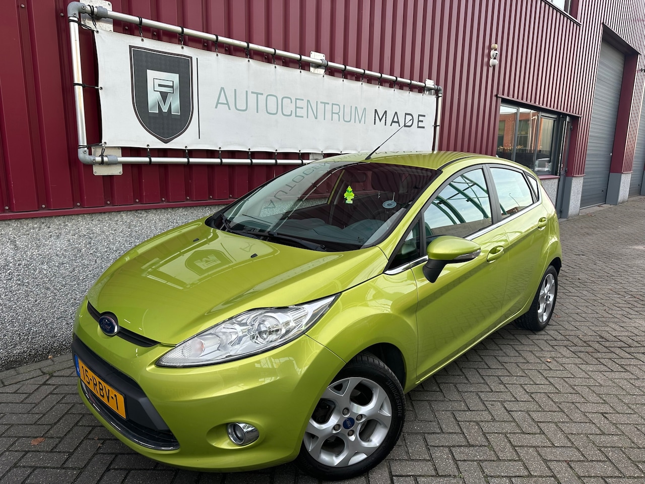 Ford Fiesta - 1.25 Titanium // 112 DKM NAP // Airco // 5-Deurs - AutoWereld.nl