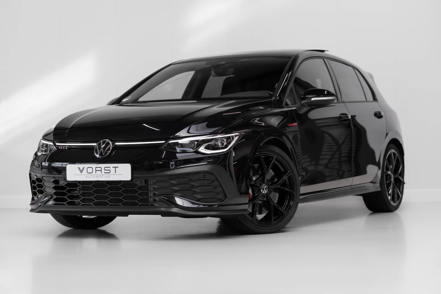 Volkswagen Golf - 2.0 TSI GTI Clubsport Pano HK DSG LED DCC - AutoWereld.nl