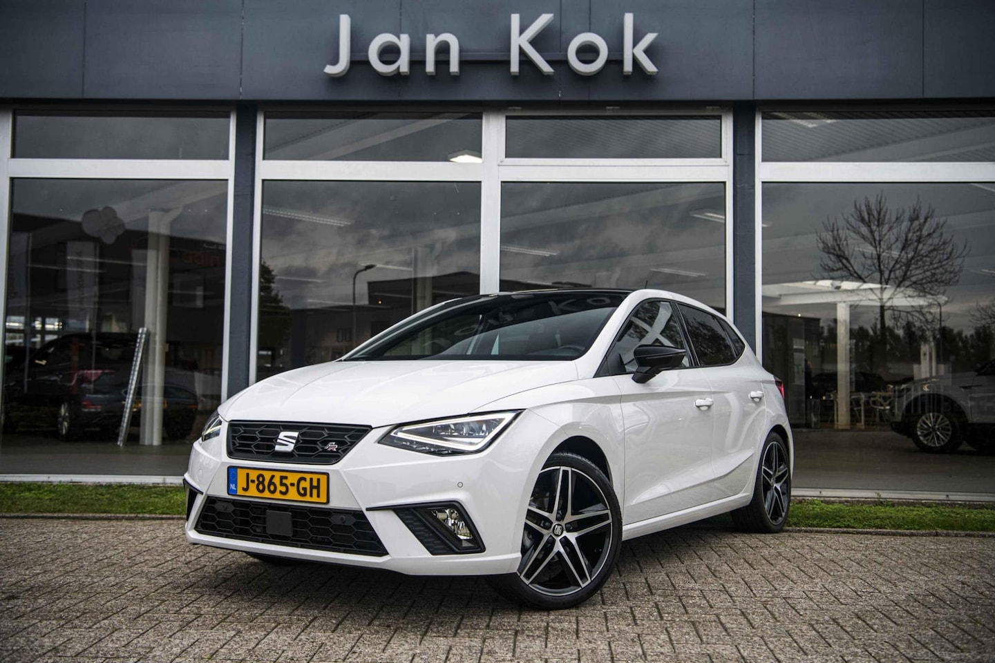 SEAT Ibiza - 1.0 TSI 95 pk FR Business Intense | Panoramadak | Full LED | Alcantara - AutoWereld.nl