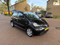 Toyota Aygo - AUTOMAAT / 121.000 NAP / 5 deurs / Leuke auto