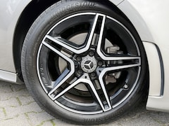 Mercedes-Benz A-klasse - 200 Business Solution AMG | Pano | MultiBeam LED | Ambient Light | Memory | Keyless | 18 i