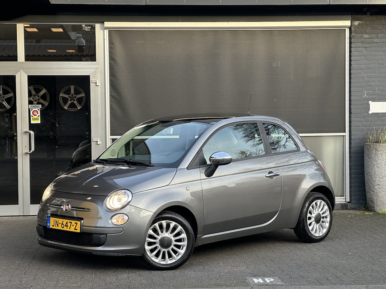 Fiat 500 - 1.2 Lounge AIRCO / PANO / SCHERM / CAMERA / ELEKT RAMEN - AutoWereld.nl