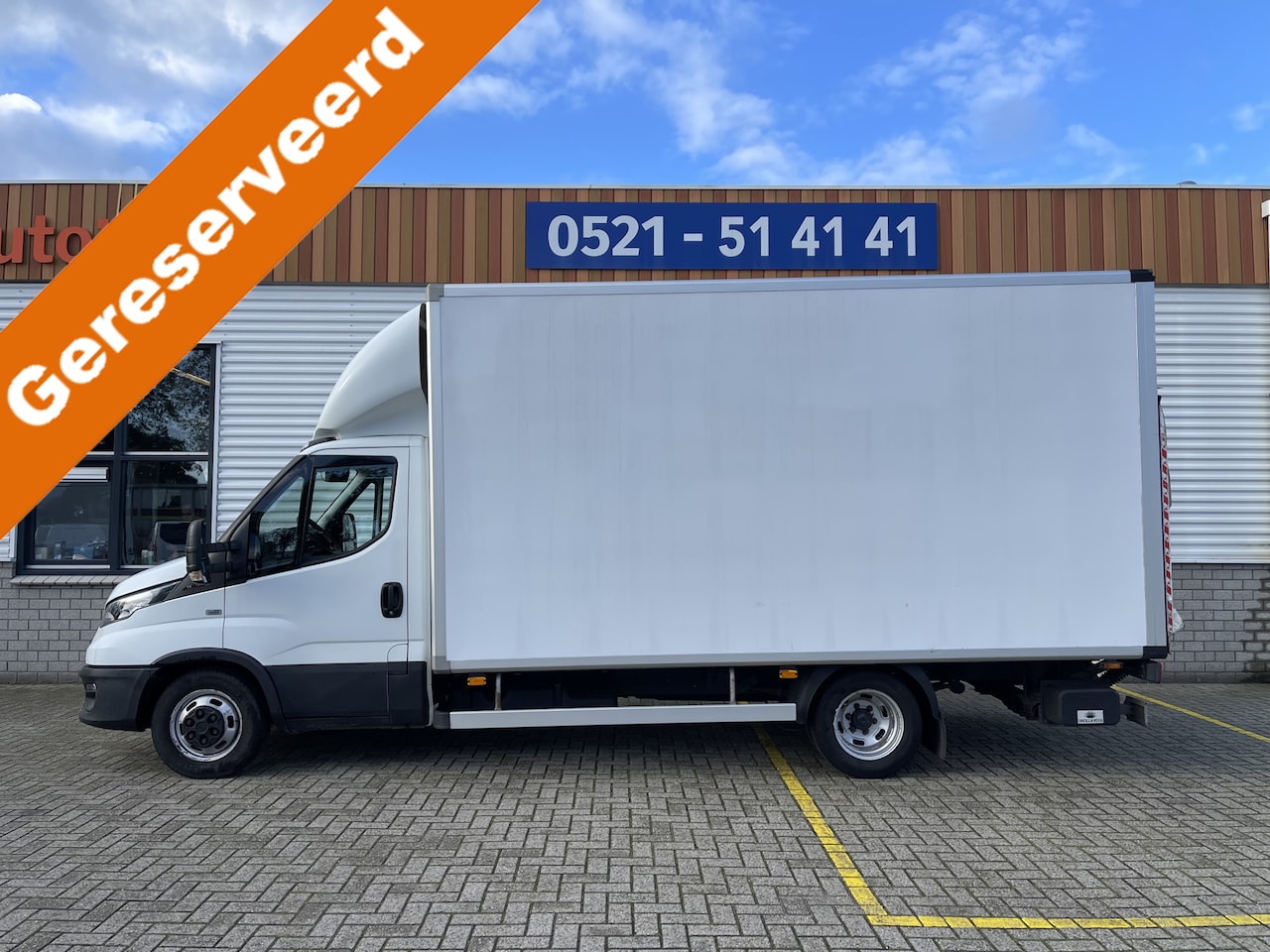 Iveco Daily - bakwagen m,et Dhollandia laadklep / 3.0 L 160pk euro 6 diesel / vaste prijs rijklaar € 24. - AutoWereld.nl