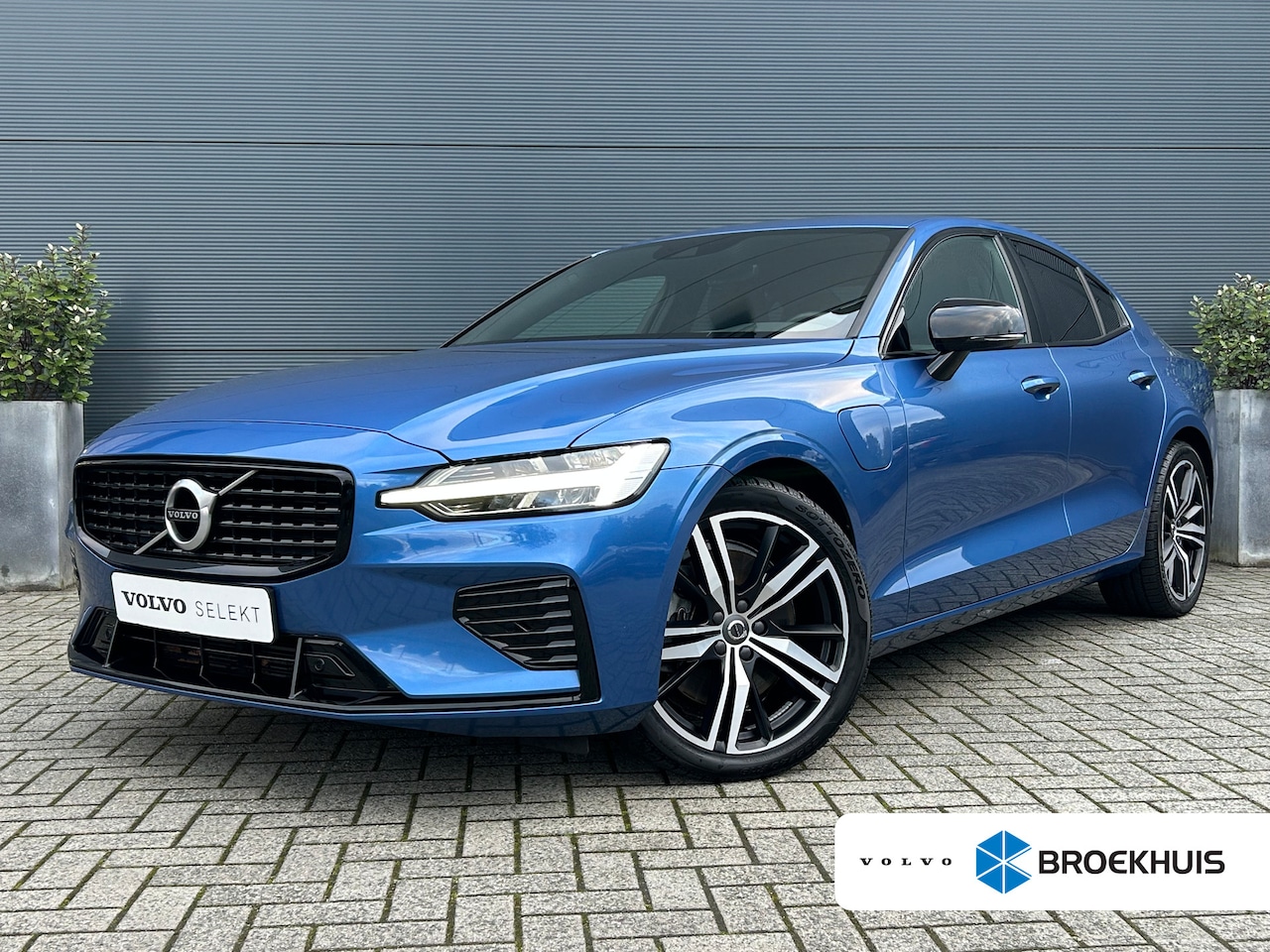 Volvo S60 - 2.0 Recharge T6 AWD R-Design | Apple Carplay/Android Auto|telefoonintegratie premium | Cru - AutoWereld.nl