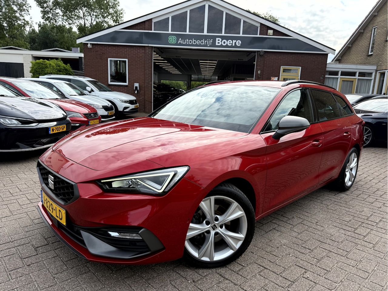 SEAT Leon Sportstourer - 1.5 eTSI FR Launch Edition Virt.Cockpit, 17''Lmv, App Connect, Sfeer Verlichting - AutoWereld.nl