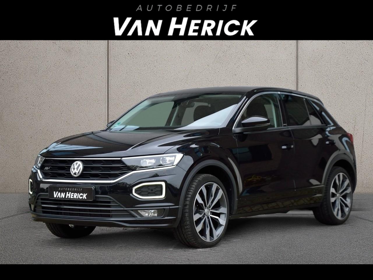 Volkswagen T-Roc - 1.5 TSI 150pk Automaat R-Line | ACC | Navigatie | Winterpakket - AutoWereld.nl