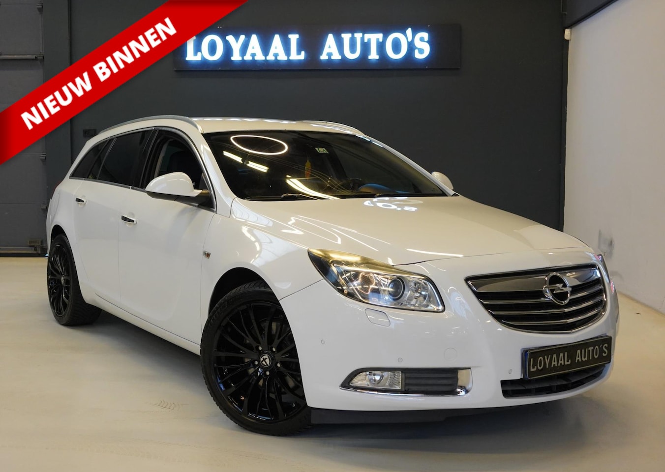 Opel Insignia Sports Tourer - 2.0 T Sport 4x4 | AUT | NAVI | XENON | LEER | TREKHAAK | APK. - AutoWereld.nl