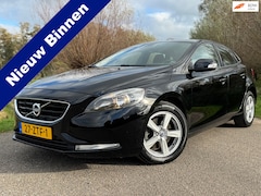Volvo V40 - 1.6 T3 Kinetic / NAP / PDC Achter Climate Control / Navigatie / Achteruitrij Camera / LM V