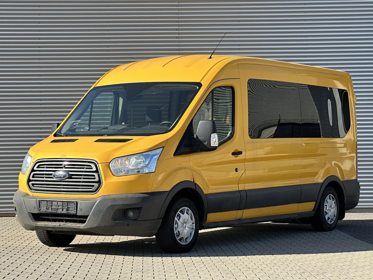 Ford Transit - 350 2.0 TDCI L3H2 Trend Personenbus\Rolstoelbus - AutoWereld.nl