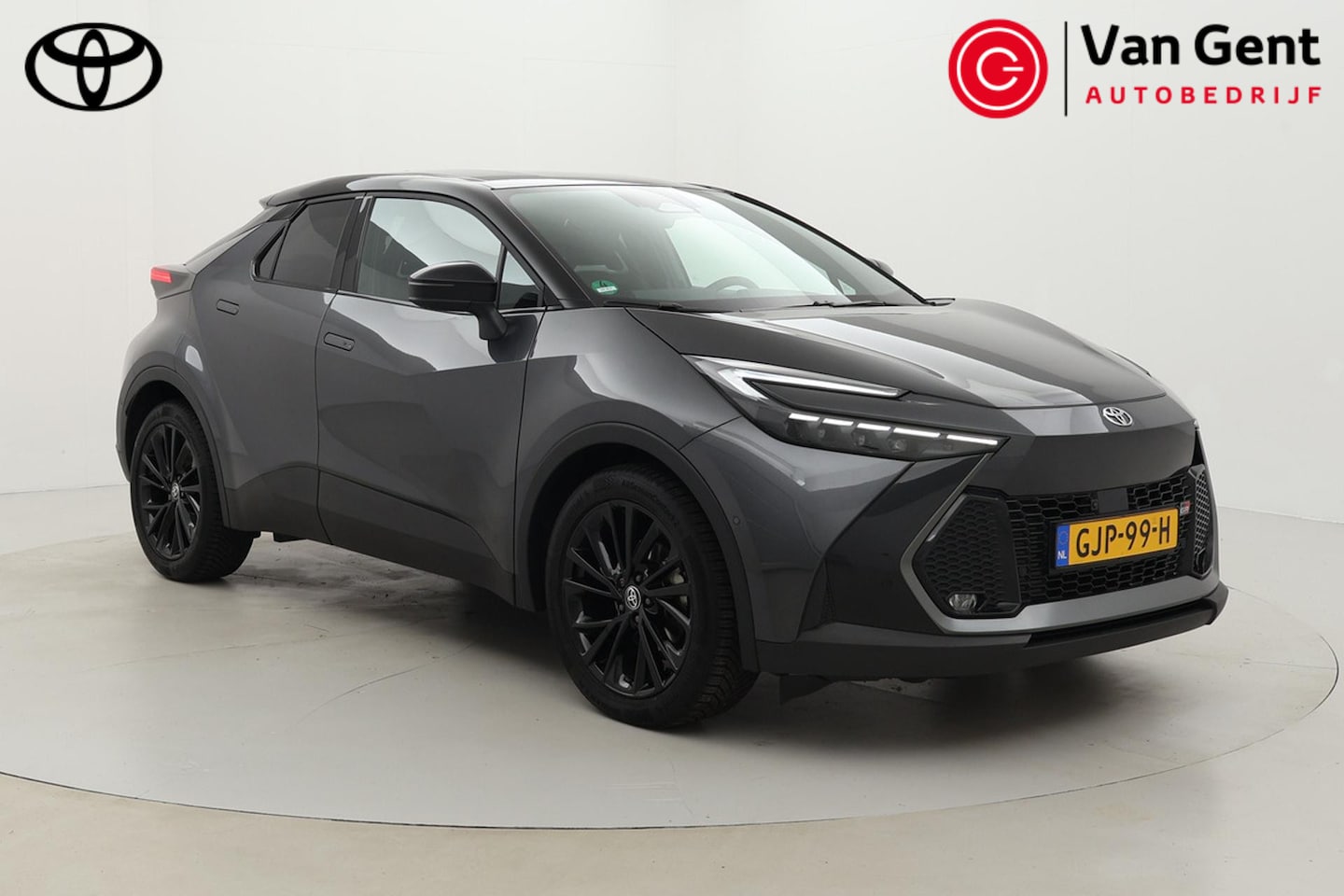 Toyota C-HR - 2.0 Hybrid 200 GR SPORT PLUS | Navigatie | 360 camera | Matrix LED | Stoel-/stuurverwarmin - AutoWereld.nl
