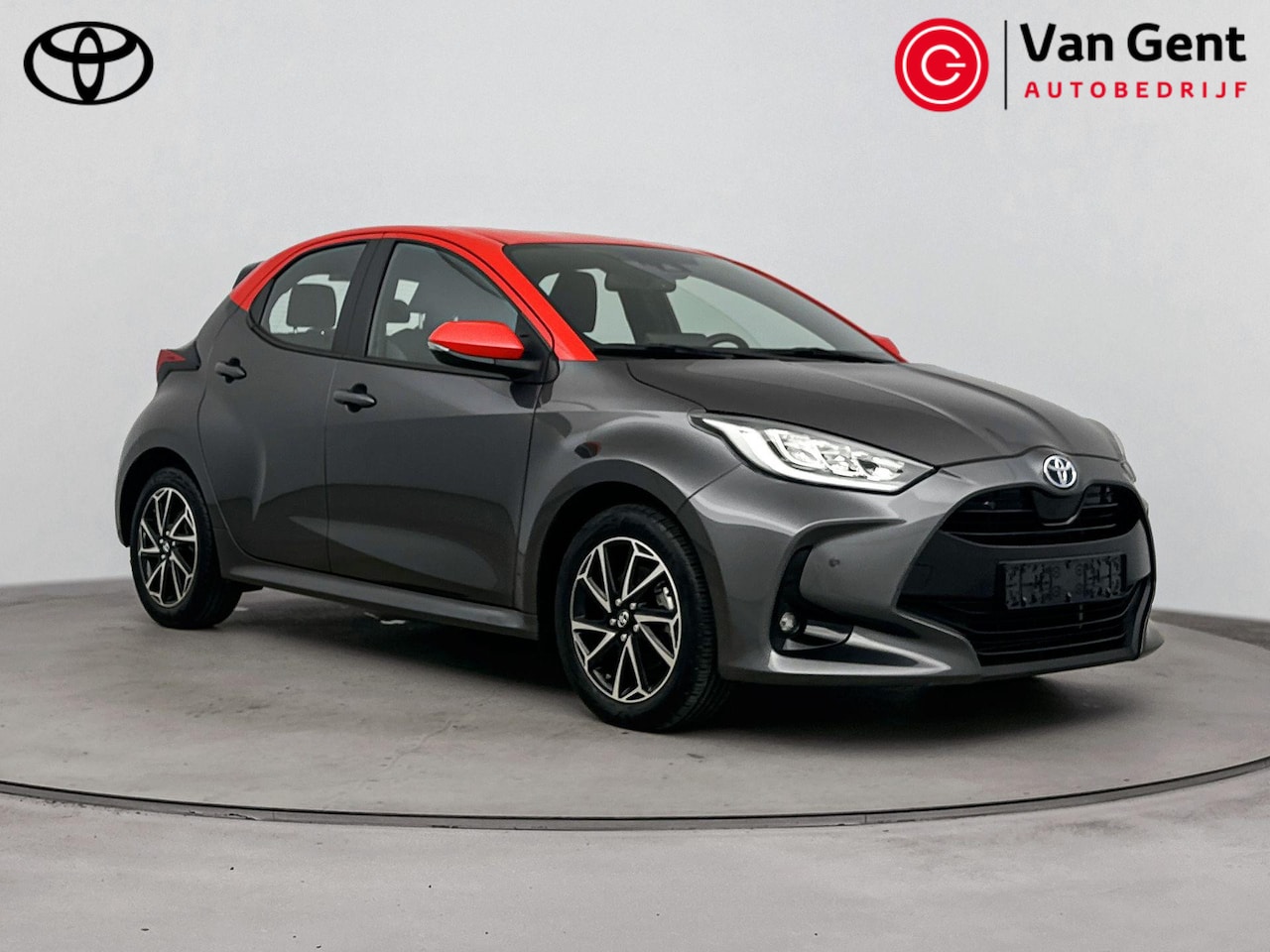 Toyota Yaris - 1.5 Hybrid Tokyo Spirit | Dodehoek | Parkeersensoren | Stoelverwarming | Apple Carplay / A - AutoWereld.nl