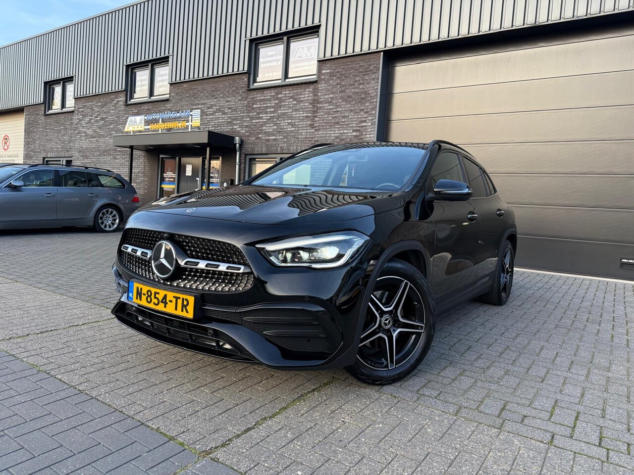 Mercedes-Benz GLA-Klasse - 180 Business Solution AMG | 1E EIGENAAR | 12MND GARANTIE | AUTOMAAT | PANO | NAVI | CARPLA - AutoWereld.nl