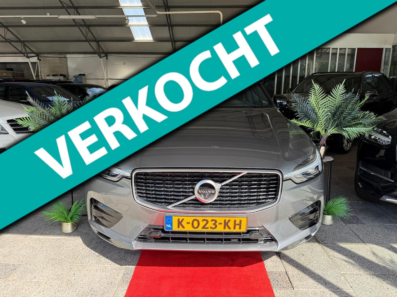 Volvo XC60 - 2.0 D4 AUT R-Design PANO FULL! 2021 - AutoWereld.nl
