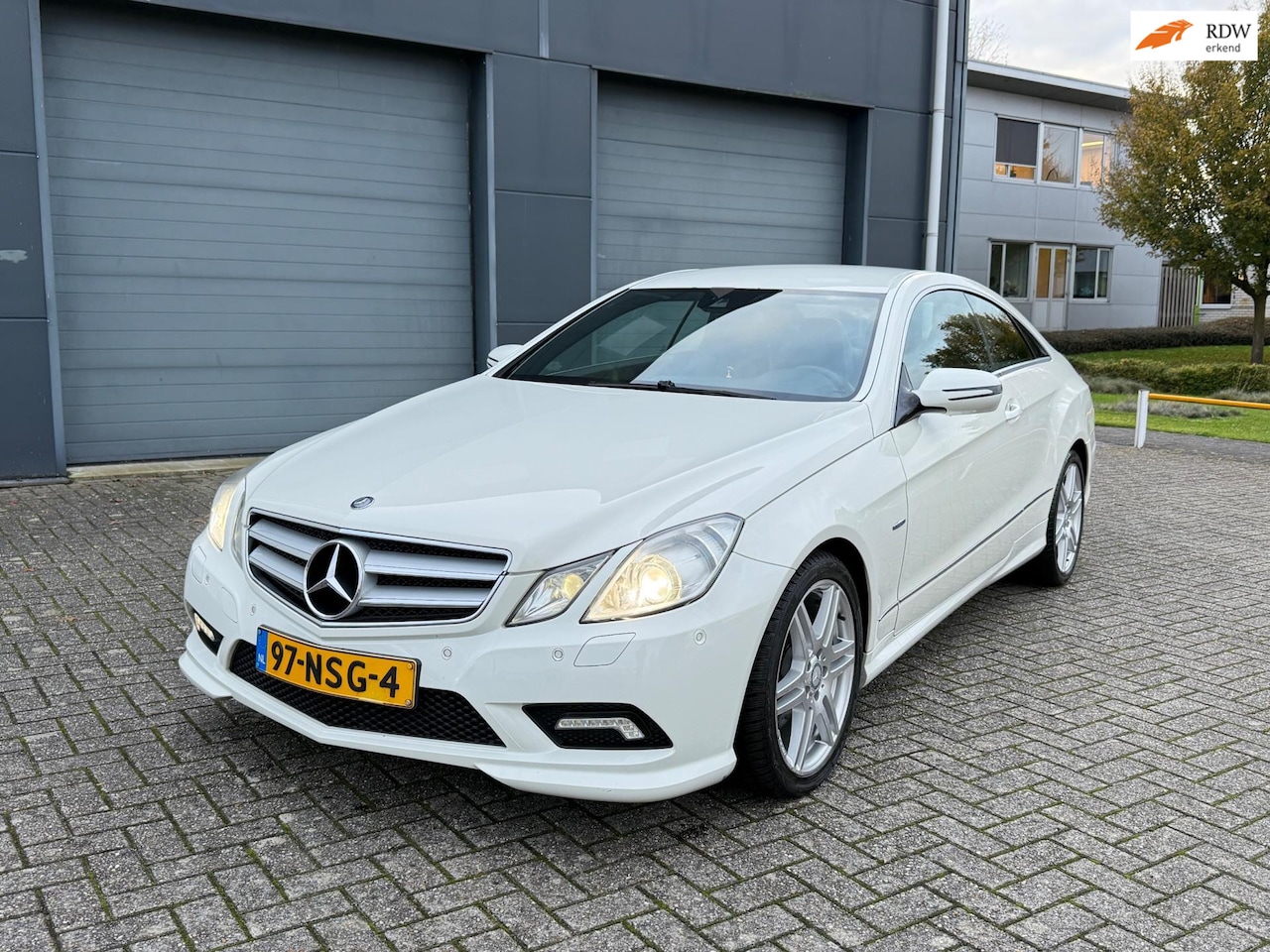 Mercedes-Benz E-klasse Coupé - 350 CGI Elegance AMG pakket 2009 Automaat - AutoWereld.nl
