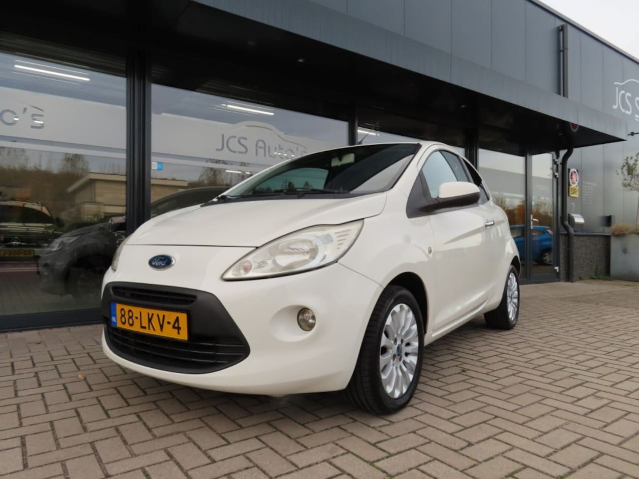 Ford Ka - 1.2 Titanium X Airco Pdc 15 Inch Wielen 2010 - AutoWereld.nl