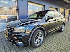 Volkswagen Tiguan - 1.5 TSI Highline Business R line 7p, Pano, stuur/stoel verwarming, Massage stoelen trekhaa