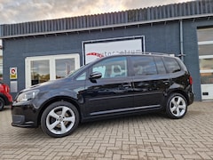 Volkswagen Touran - 1.2 TSI Comfortline 7-persoons Climate Cruise Navi LM 17 Zeer goed