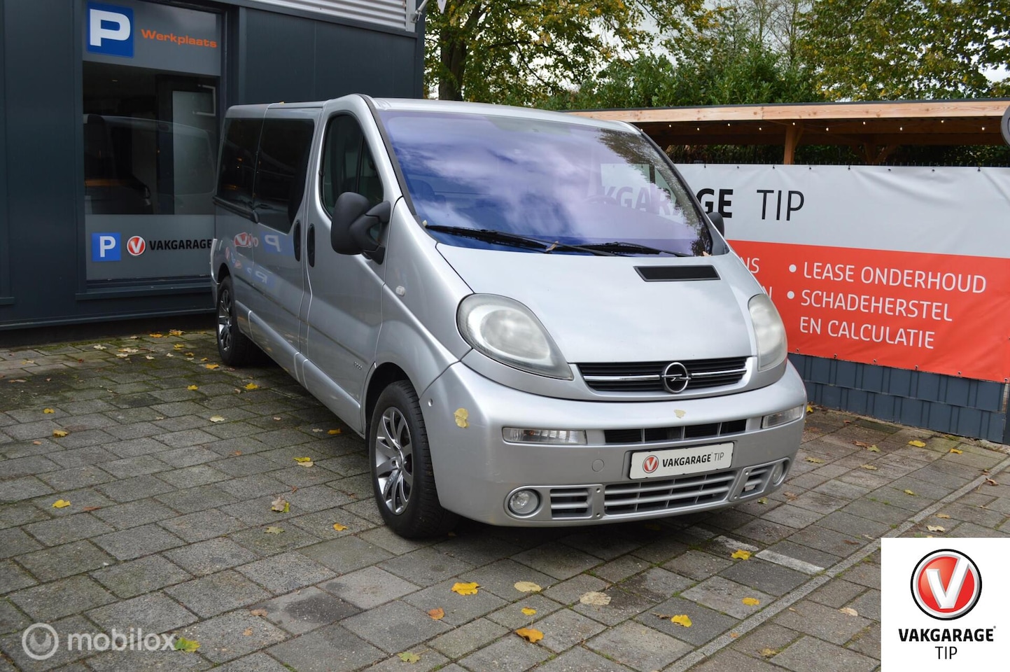 Opel Vivaro - bestel 2.5 CDTI L2H1DC UNIEK VOOR ROLSTOELBUS AANPASSING - AutoWereld.nl