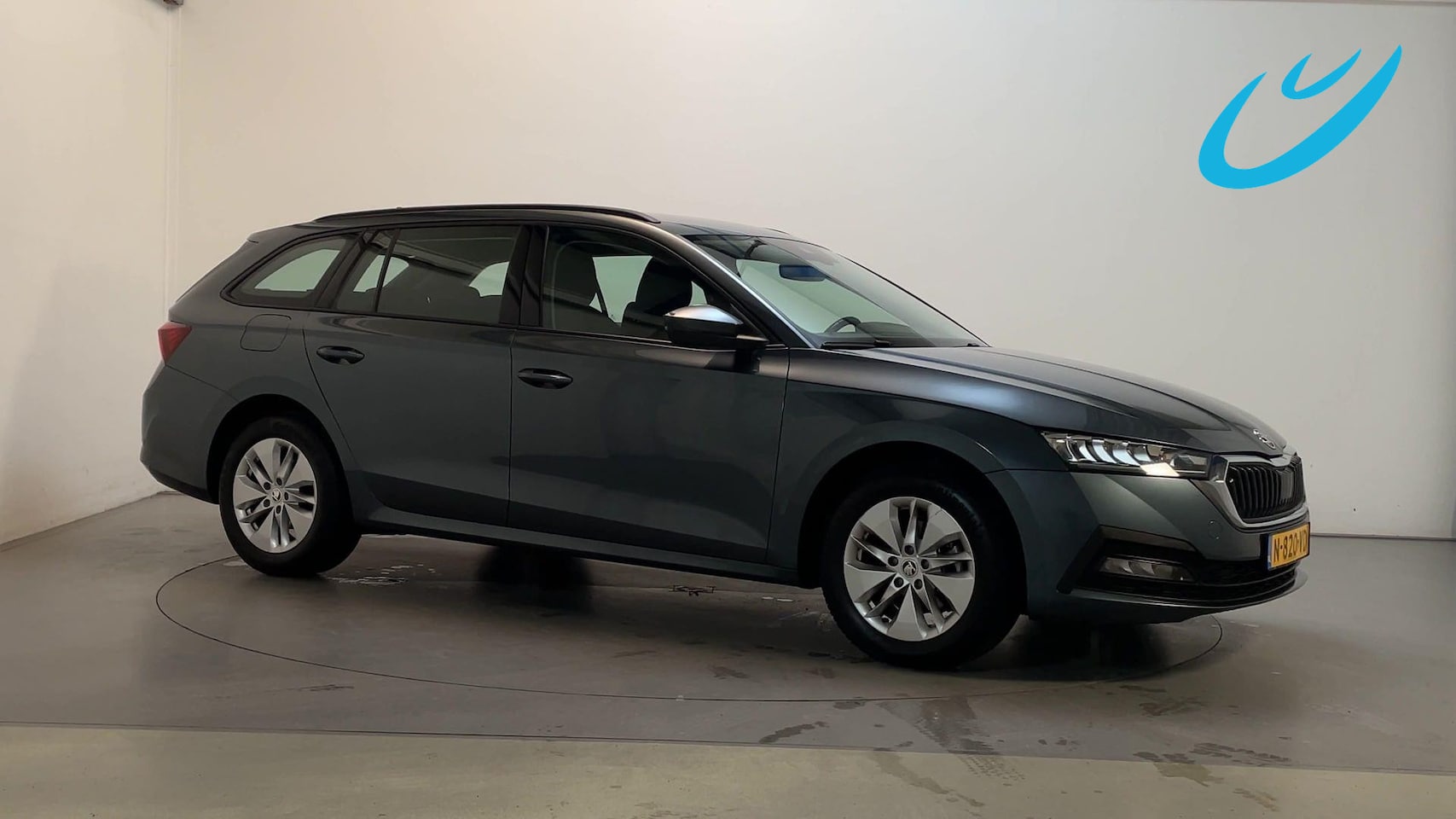 Skoda Octavia Combi - 1.0 e-TSI DSG Business Edition Virtual Cockpit Parkeersensoren Navigatie - AutoWereld.nl