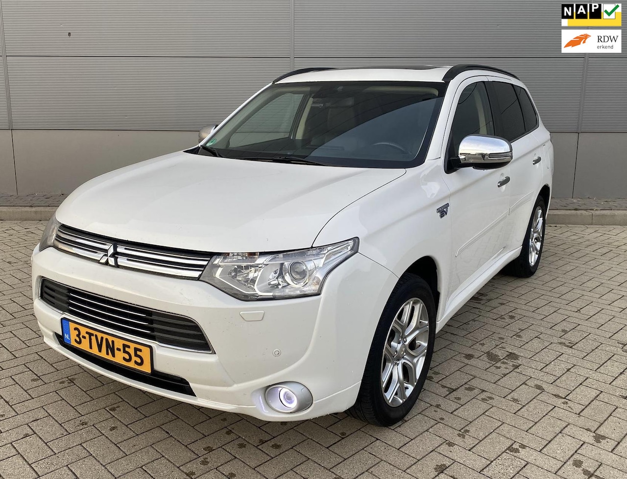 Mitsubishi Outlander - 2.0 PHEV instyle 2.0 PHEV Instyle+ - AutoWereld.nl