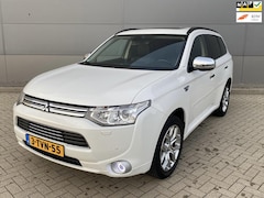 Mitsubishi Outlander - 2.0 PHEV Instyle+