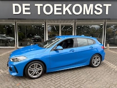 BMW 1-serie - 118 M-Pakket Digt Cockpit Navigatie PDC Half Leder LM17