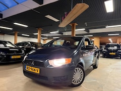 Mitsubishi Colt - 1.1 Invite APK NWE Banden KOOPJE