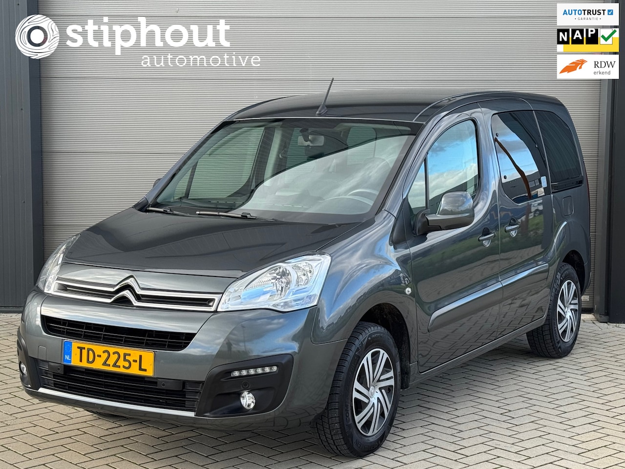 Citroën ë-Berlingo - E-Feel 23 kWh | NAVIGATIE | CAMERA | ALL SEASON | SOH 89,8% - AutoWereld.nl