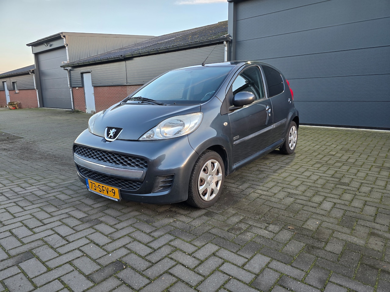 Peugeot 107 - 1.0-12V Sportium - AutoWereld.nl