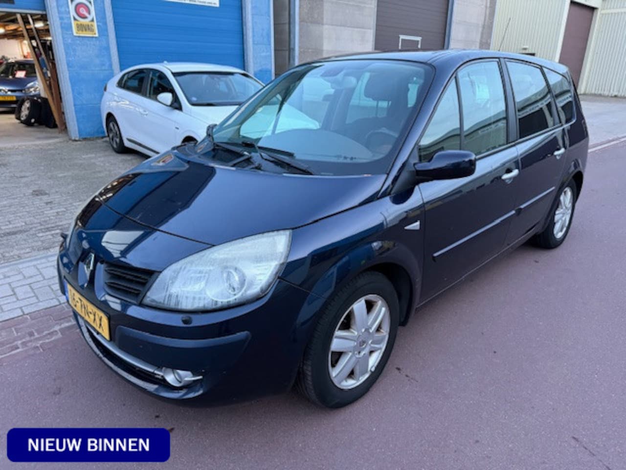 Renault Grand Scénic - 2.0-16V Tech Line 7prs bj. 2007 Export - Handel Rijdt en schakelt nog goed, heeft wat lief - AutoWereld.nl