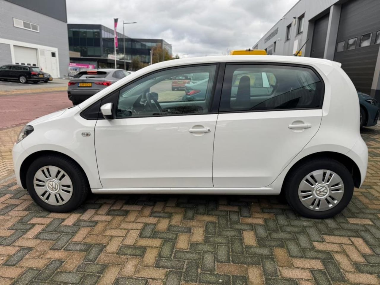 Volkswagen Up! - Stoelverwarming/dealer onderhouden - AutoWereld.nl