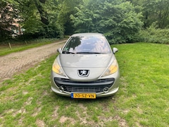 Peugeot 207 - 1.4-16V XS Pack