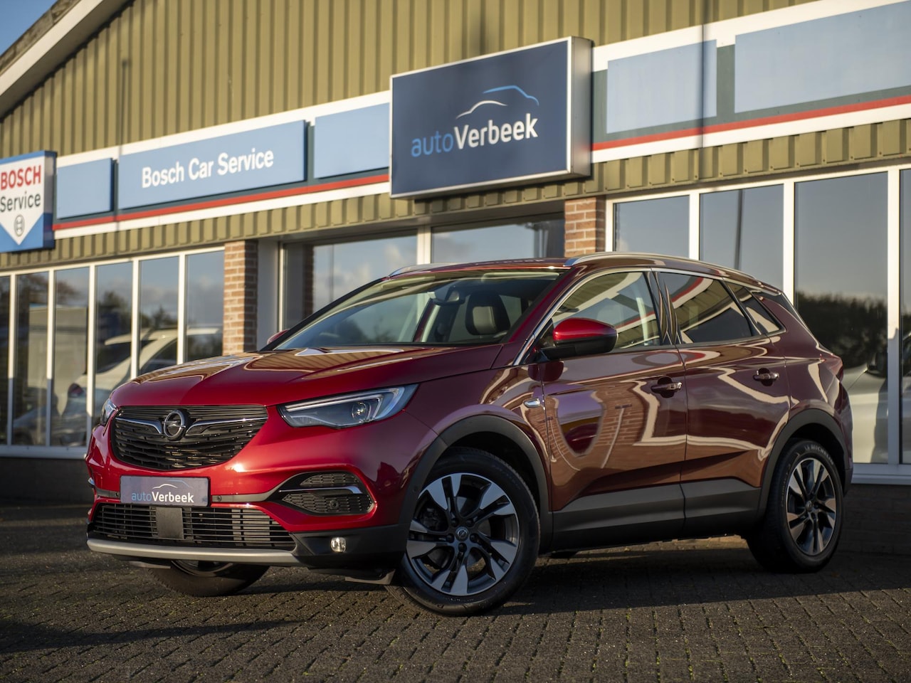 Opel Grandland X - 1.2 Turbo Innovation | Leer | Memorystoel | Stoelventilatie & -verwarming | Stuurverwarmin - AutoWereld.nl