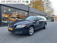 Volvo V70 - 1.6 T4 Limited Edition Dealer onderhouden 14 jaar dezelfde eigenaar Xenon Leer PDC Trekhaa