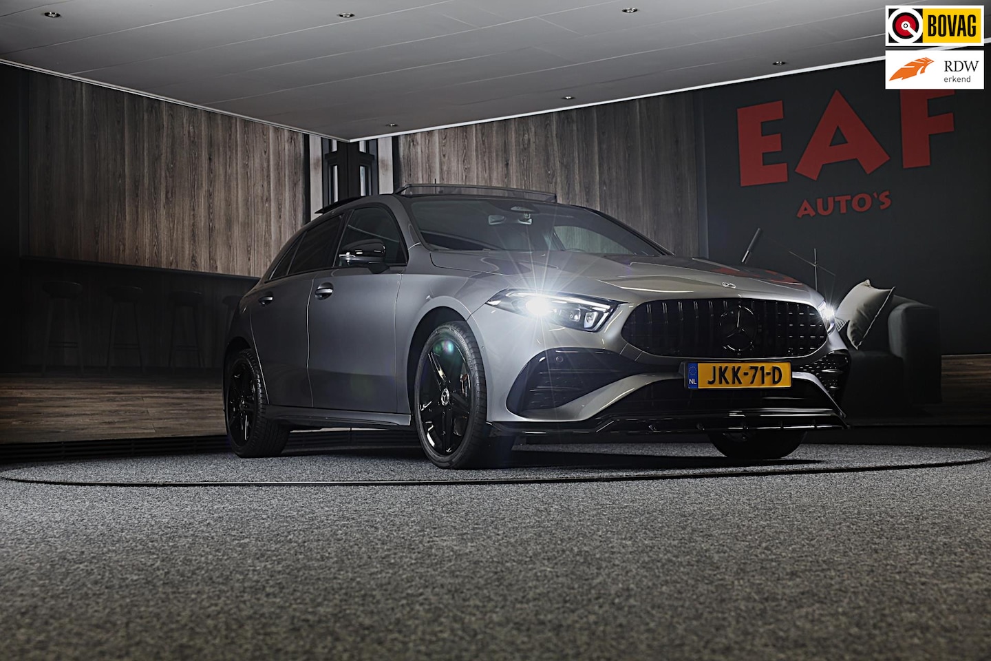 Mercedes-Benz A-klasse - 250 e AMG 45 Look / Memory / Elek Stoelen / Acc / Head Up / 360 Camera / Pano / 19 Inch - AutoWereld.nl