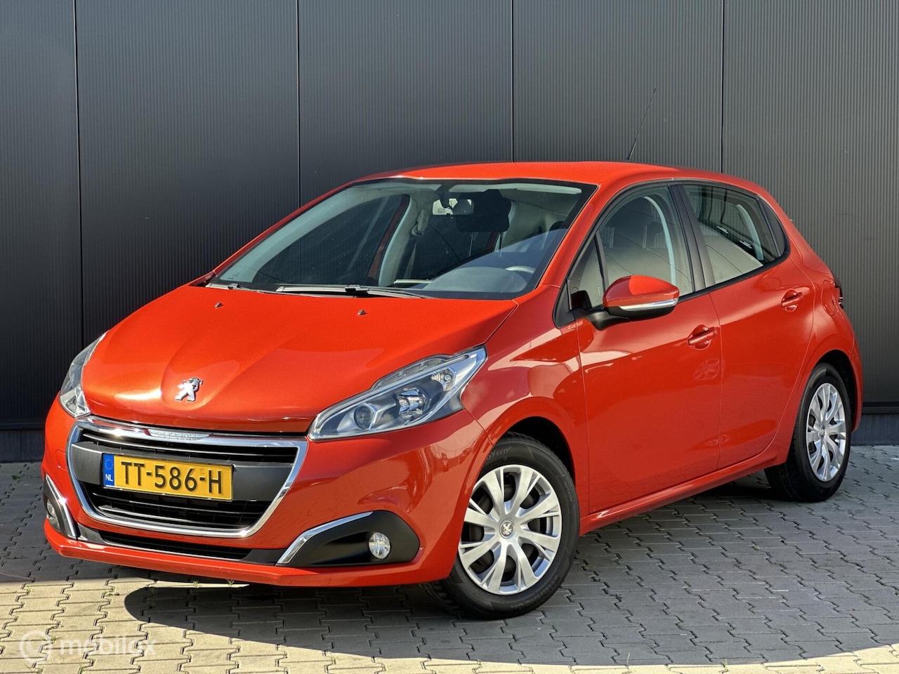 Peugeot 208 - 1.2 82PK Active | CRUISE | CLIMA | NAVI | - AutoWereld.nl