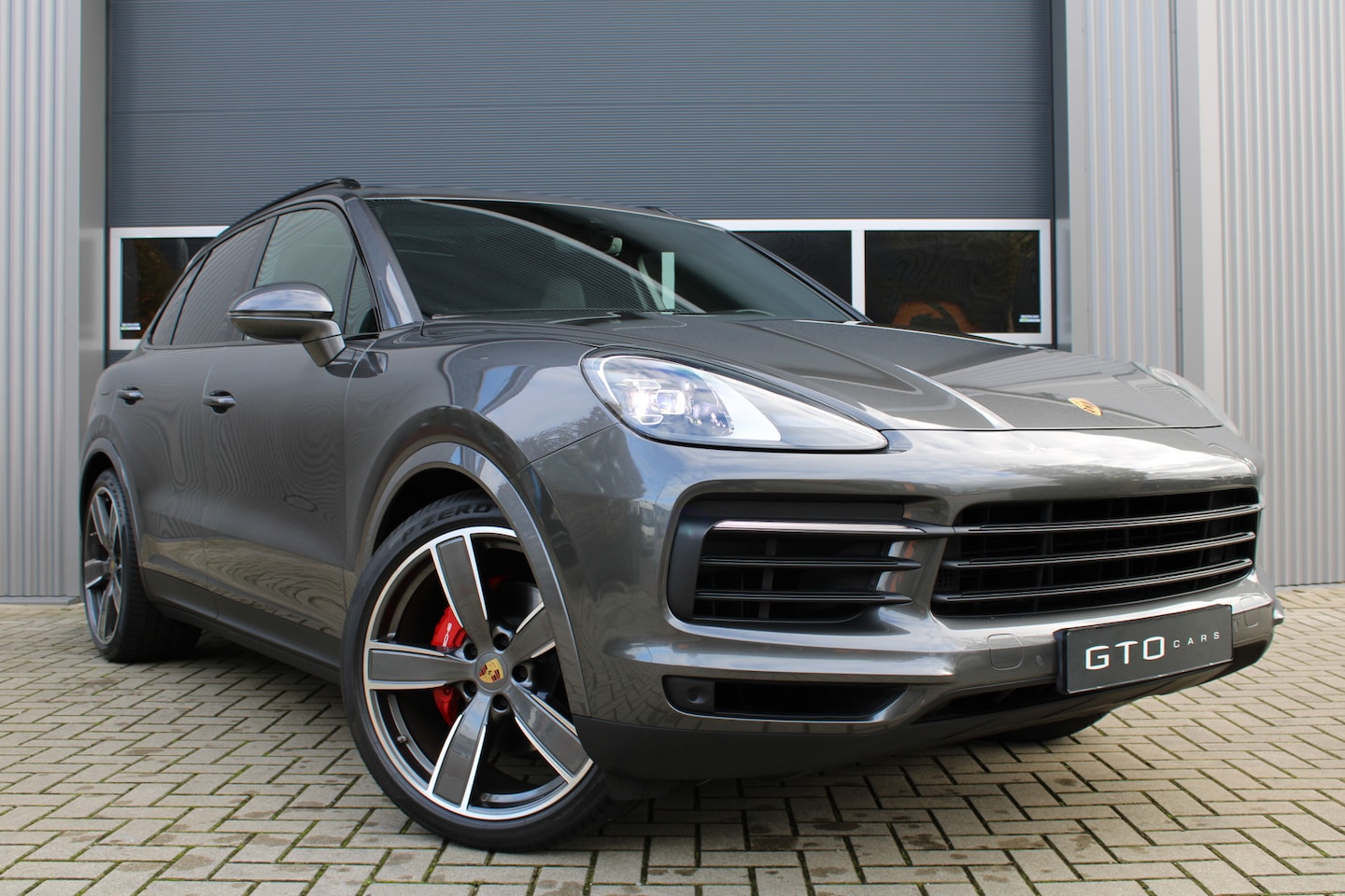 Porsche Cayenne - 3.0 E-Hybrid Sportchrono / BOSE / Sportstoelen / Panorama dak / 22'' / BTW / - AutoWereld.nl