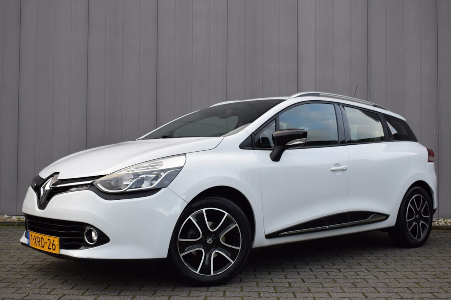 Renault Clio Estate - 0.9 TCE Night&Day Airco | Full Map Navi | Telefonie | 16 Inch LMV | Volledig Onderhouden!! - AutoWereld.nl