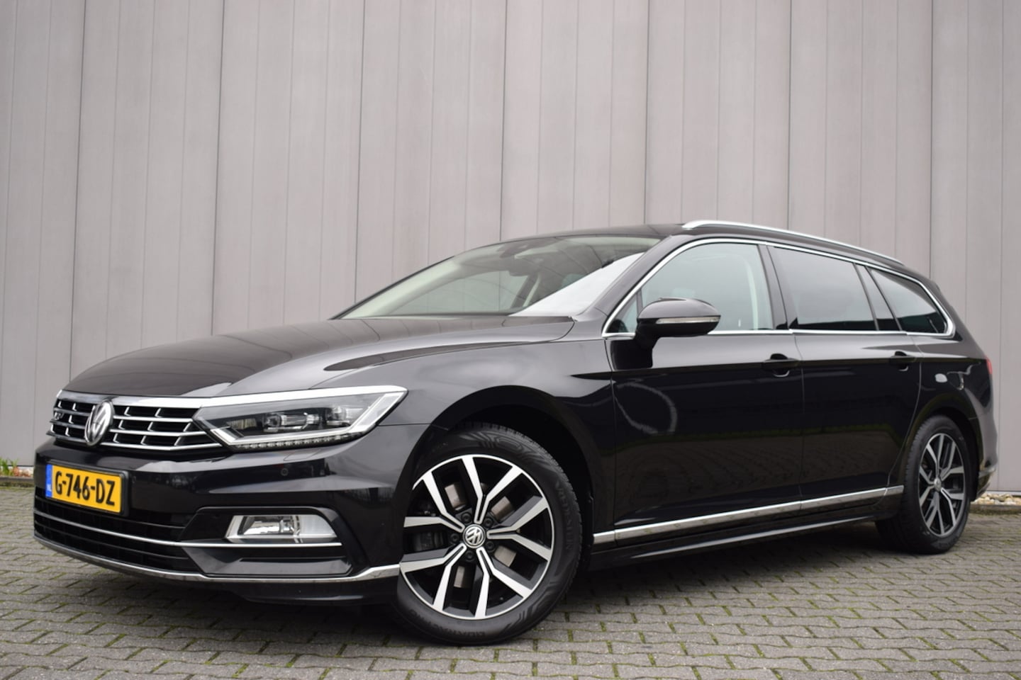 Volkswagen Passat Variant - 1.4 TSi Automaat Highline R-Line Panoramadak | LED | Virtual | Carplay | Leder/Alcantara | - AutoWereld.nl