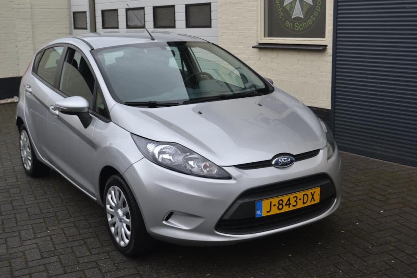 Ford Fiesta - 1.25 Limited 5 deurs 4 cylinder - AutoWereld.nl