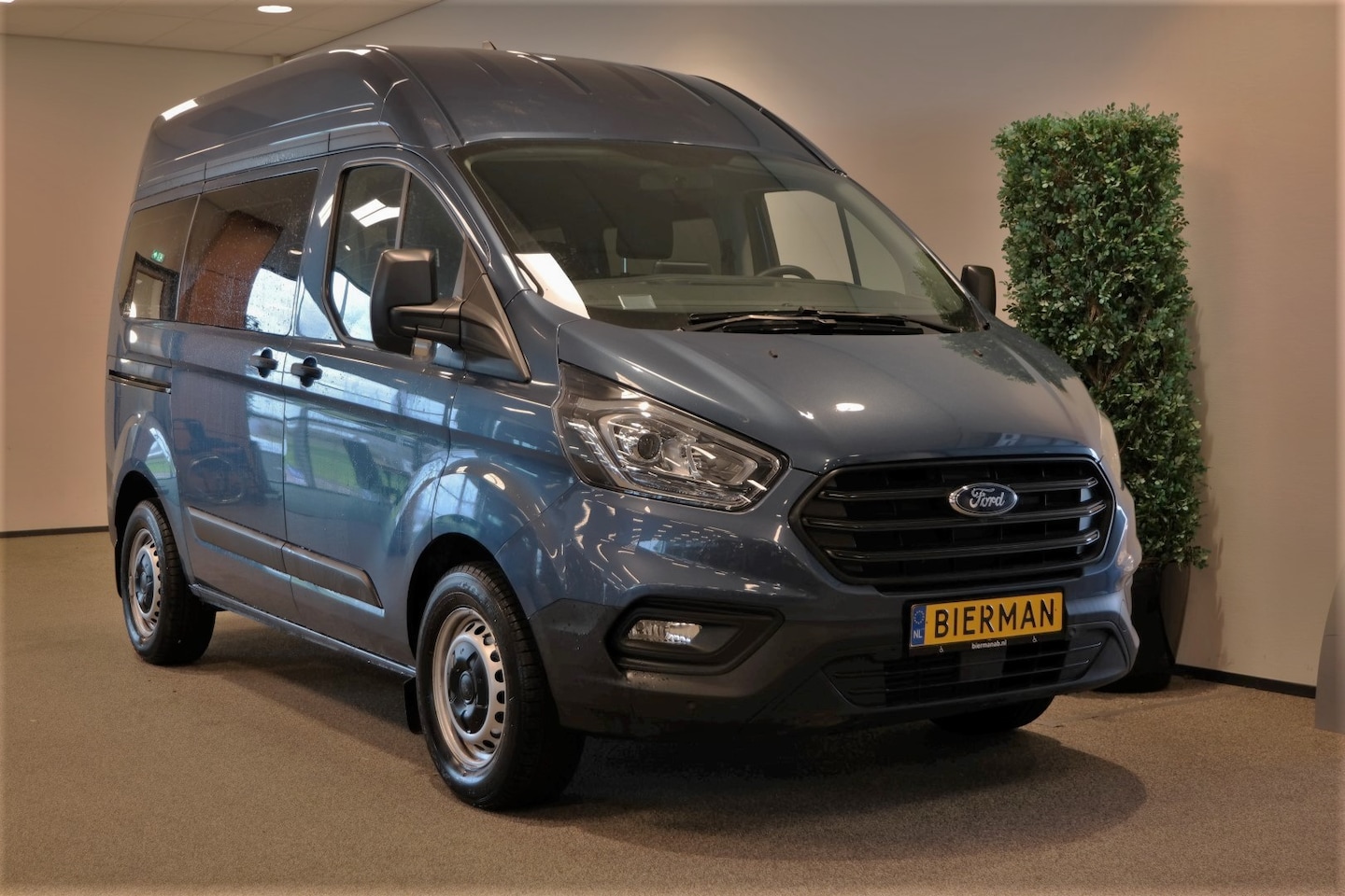 Ford Transit Custom - L1H2 Rolstoelbus - AutoWereld.nl