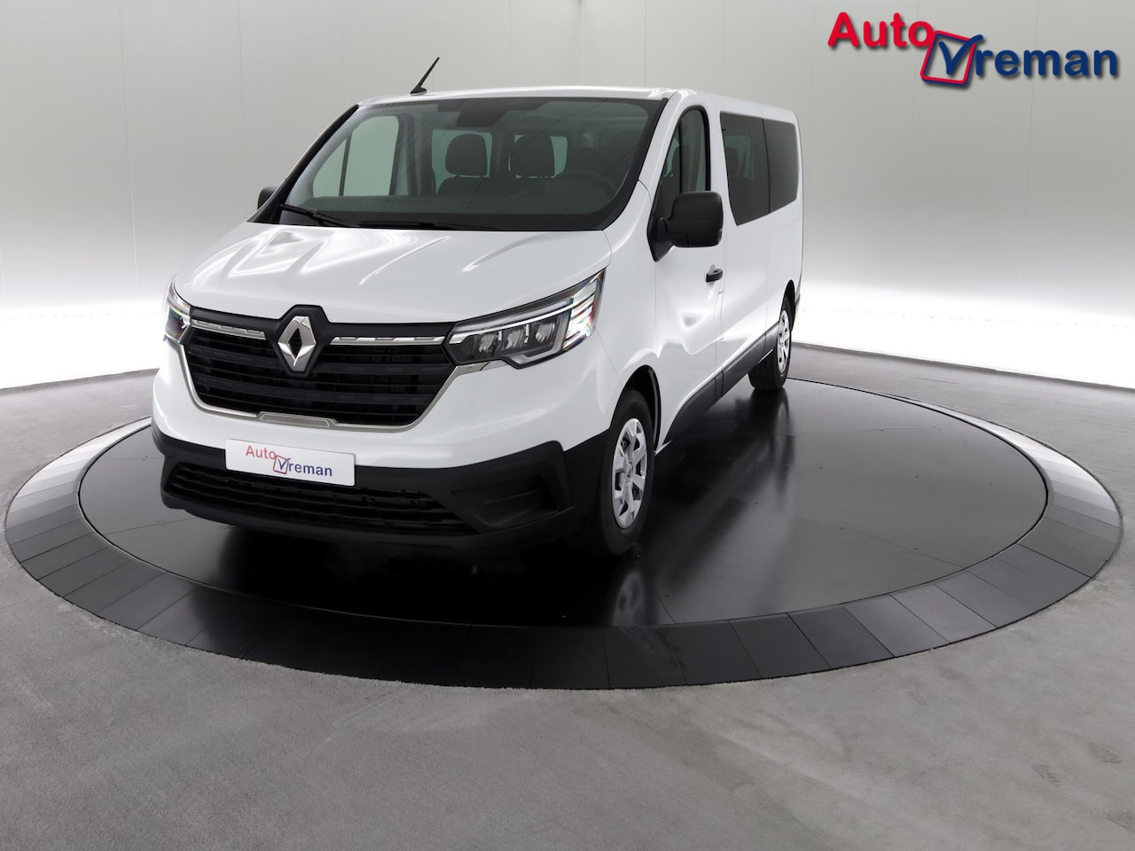 Renault Trafic Passenger - 9-persoons dCi 110 L2H1 export ex BPM!!! nieuwstaat - AutoWereld.nl