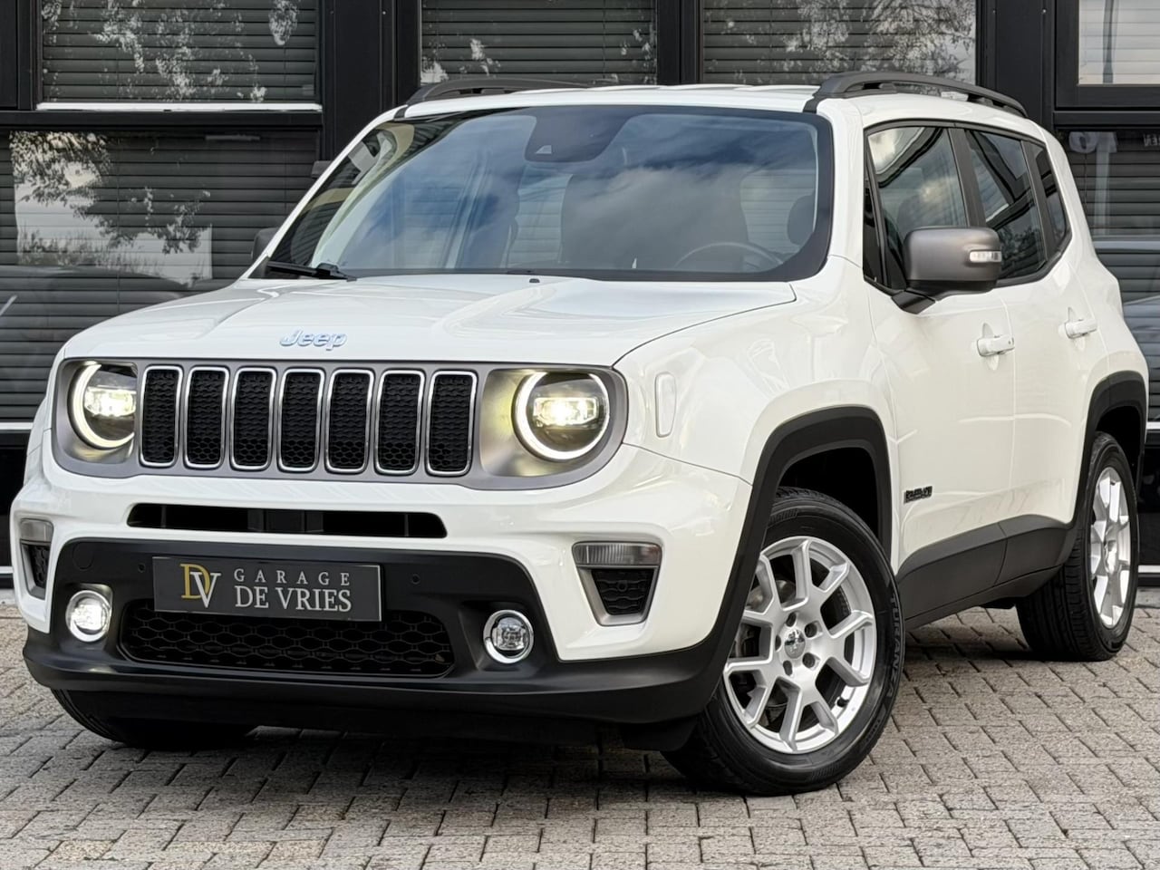 Jeep Renegade - 1.0T 120pk Limited ACC Lane Camera Navi CarPlay Trekhaak Garantie - AutoWereld.nl