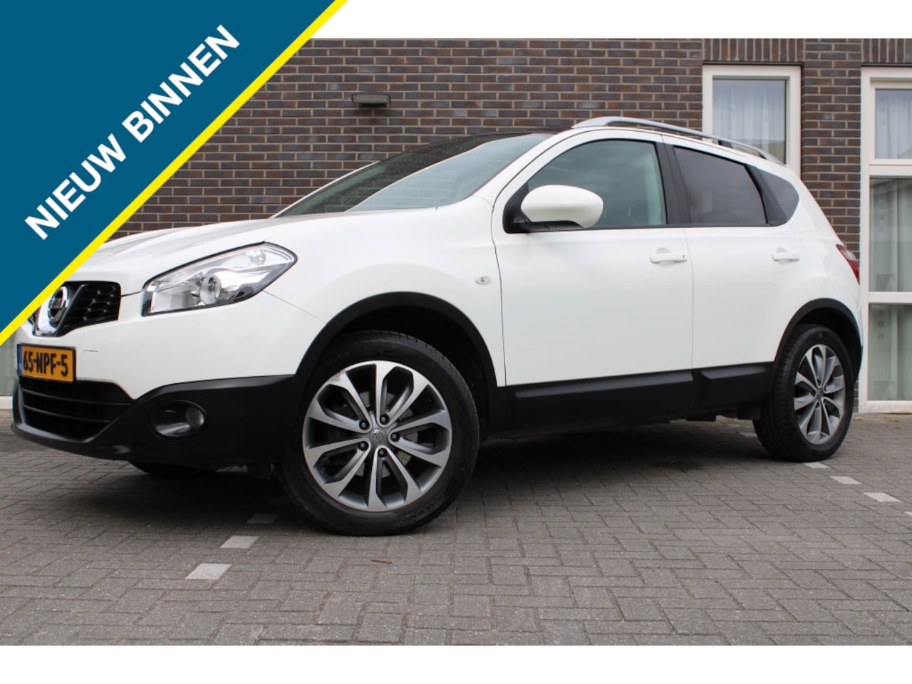 Nissan Qashqai - 1.6 Connect Edition-clima-camera-panodak-trekh - AutoWereld.nl