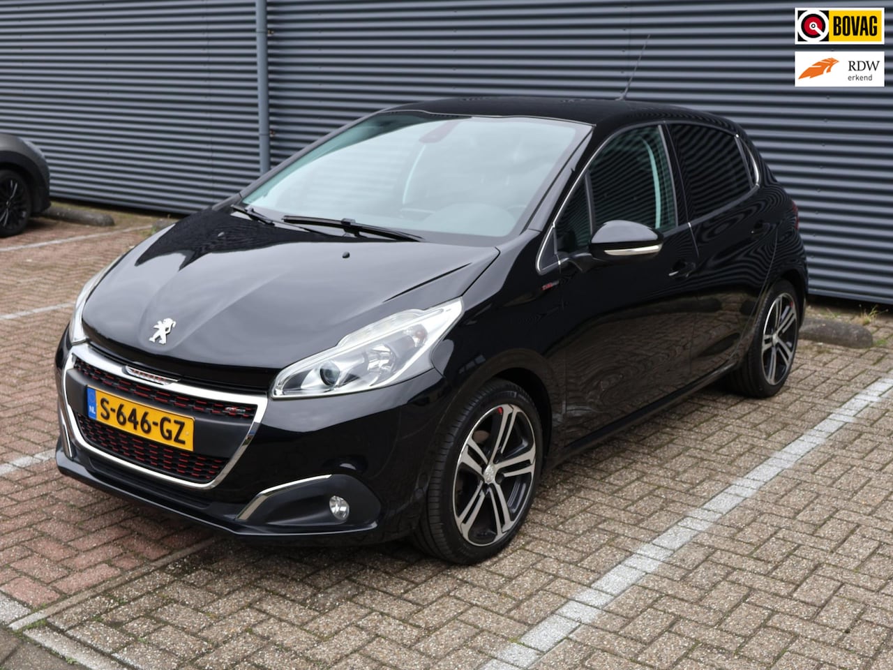 Peugeot 208 - 1.2 PureTech GT-line Leder Apple Carplay PDC Navi Trekhaak Cruise Garantie - AutoWereld.nl