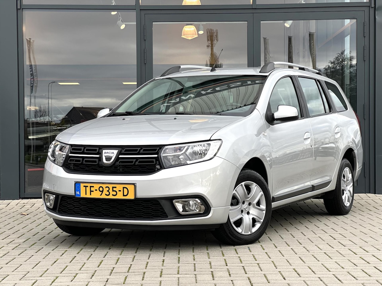 Dacia Logan MCV - 0.9 Tce 90pk Lauréate Bi-Fuel / LPG G3 / Navigatie / Camera / Cruise-Control / Compleet de - AutoWereld.nl