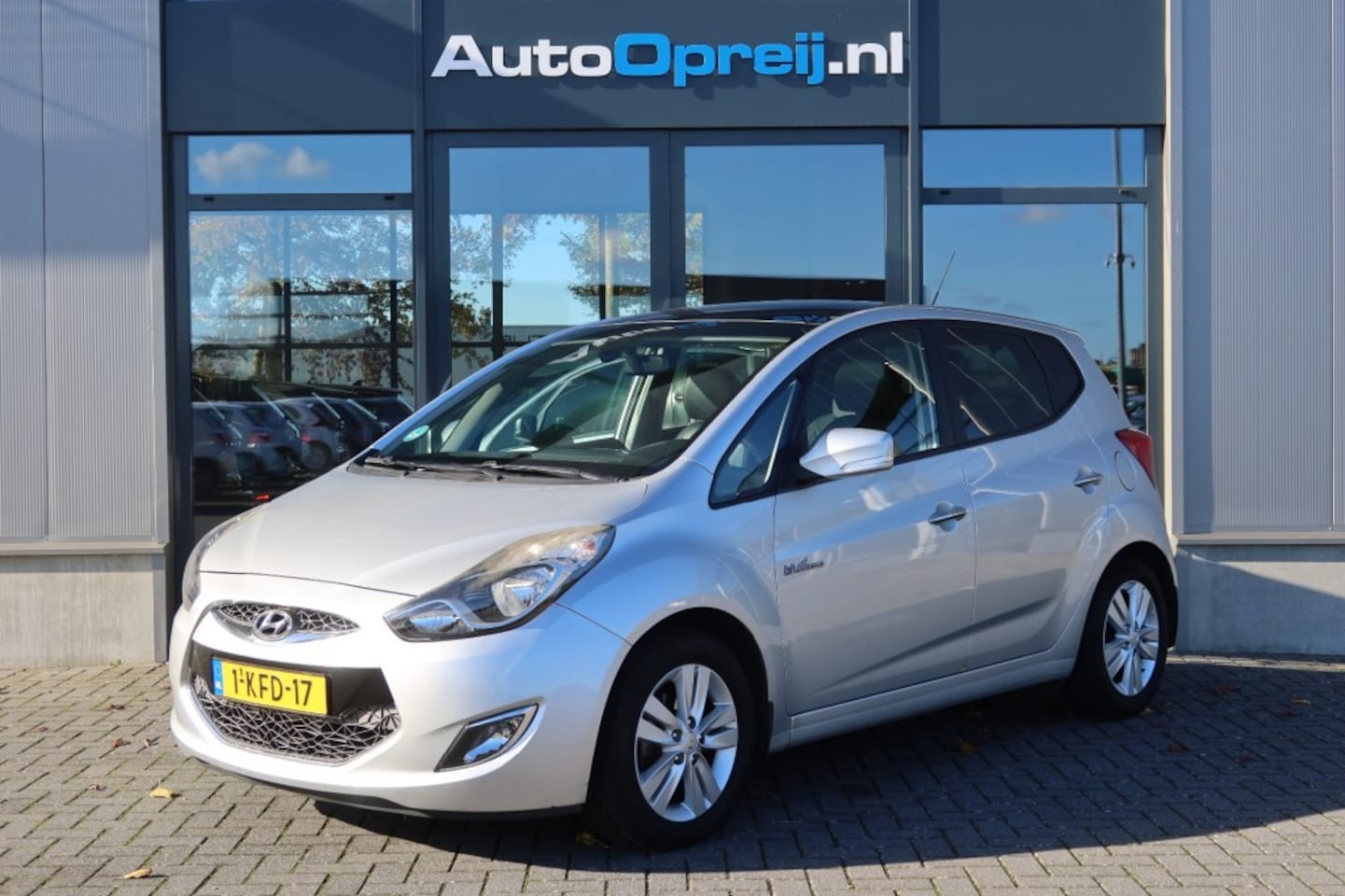Hyundai ix20 - 1.4 i-Catcher NAVI, Camera, Schuif/kanteldak, Trekhaak, Leder, Cruise - AutoWereld.nl