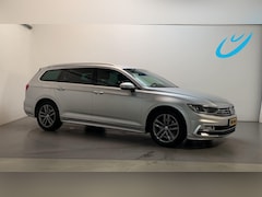 Volkswagen Passat Variant - 1.4 TSI Highline Business R Virtual Cockpit Navigatie Parkeersensoren Stoelverwarming